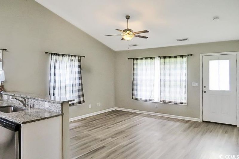 204 Rosedale Dr. Photo 7