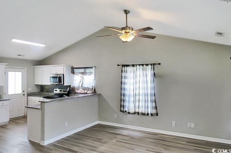 204 Rosedale Dr. Photo 8