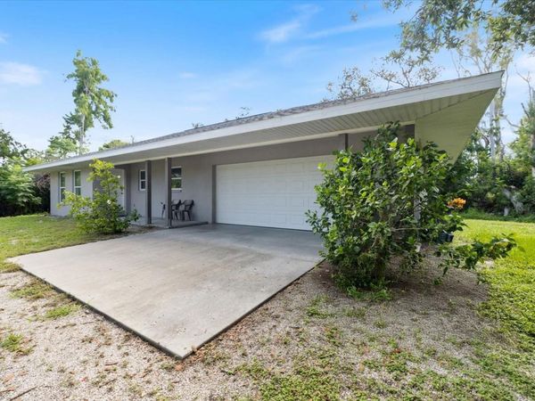 8915 VAMO ROAD, SARASOTA, FL 34231