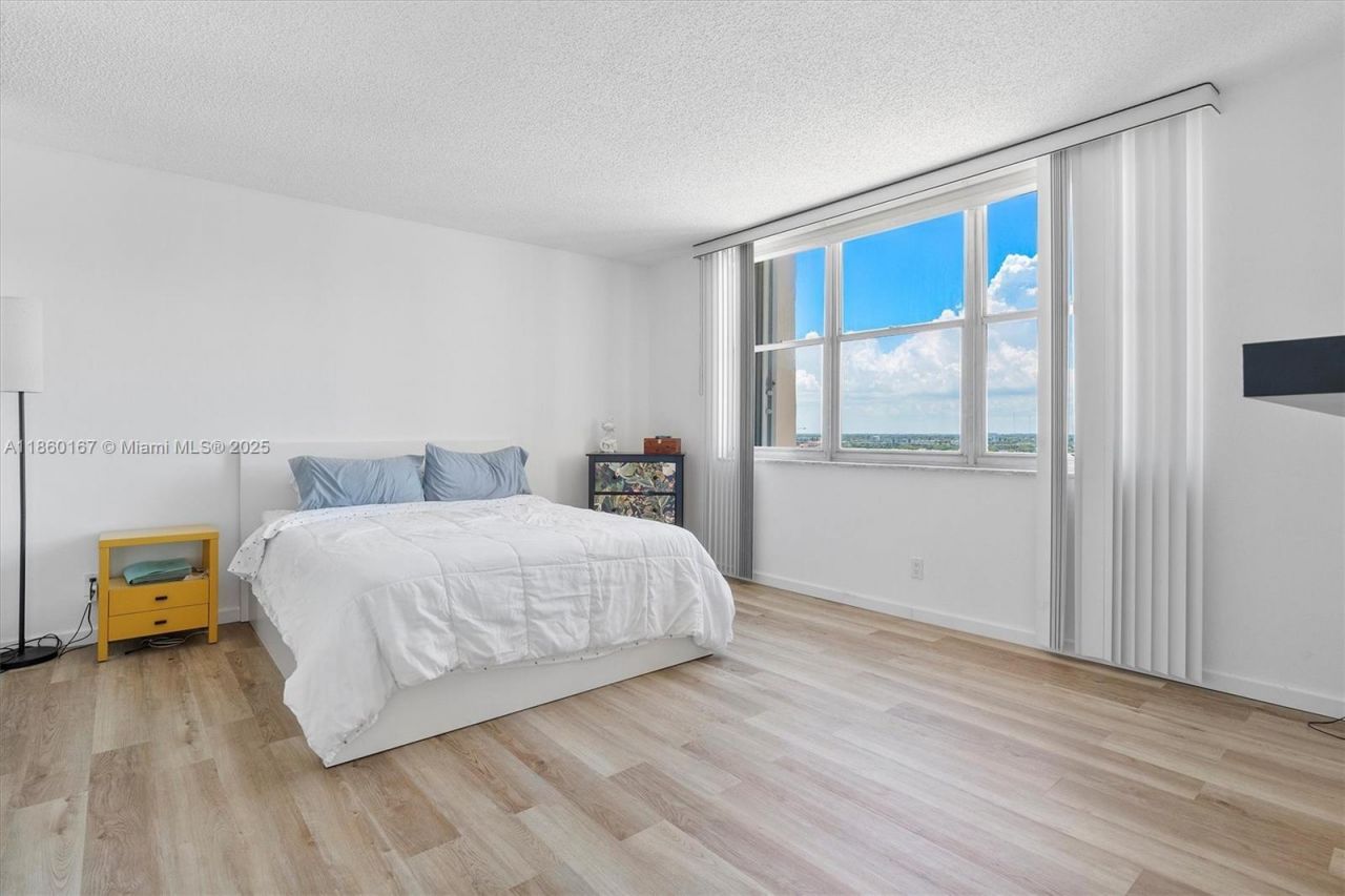 2201 S Ocean Dr, Unit 1705, Hollywood, FL 33019 Photo