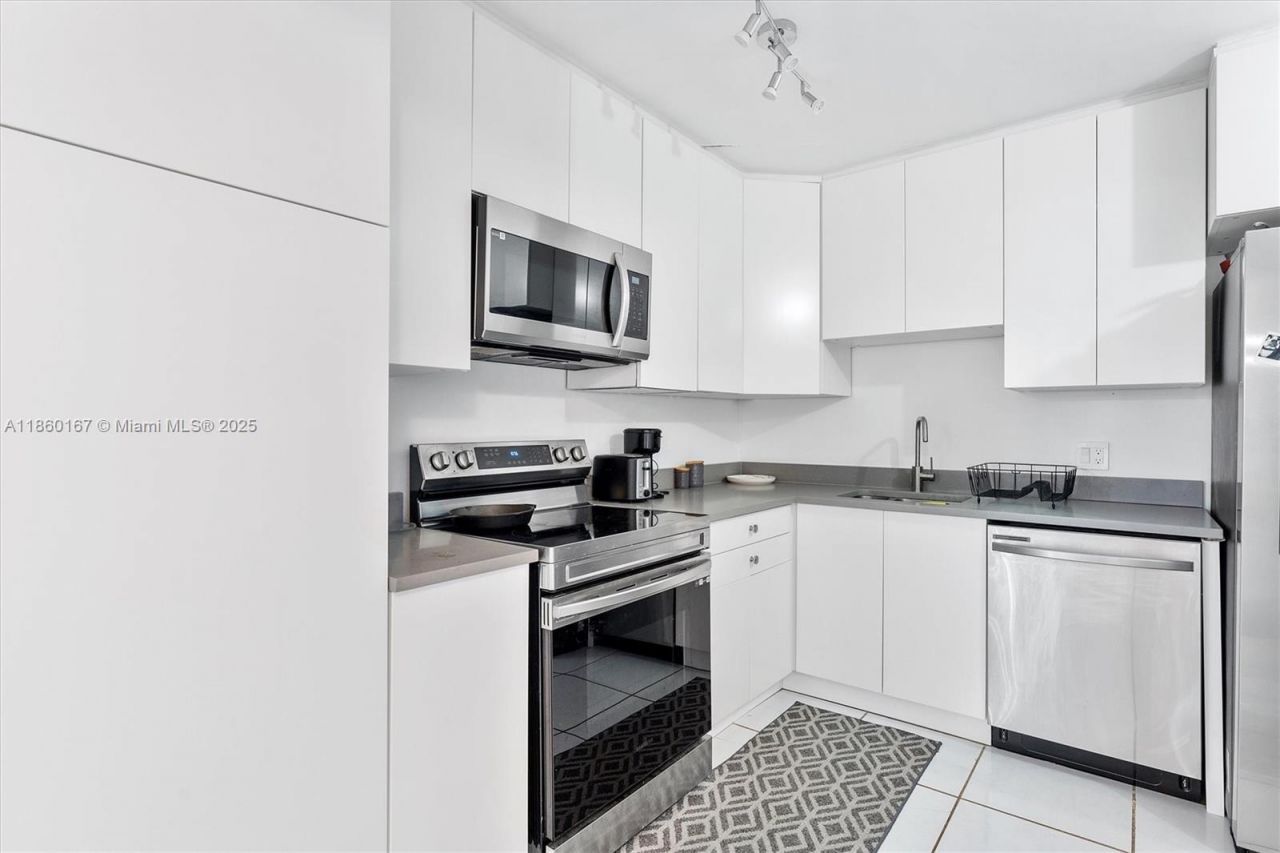 2201 S Ocean Dr, Unit 1705, Hollywood, FL 33019 Photo