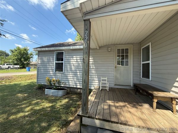 220 E Audd Avenue, Checotah, OK 74426