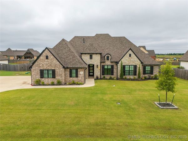 25 W 166th Place S, Glenpool, OK 74033