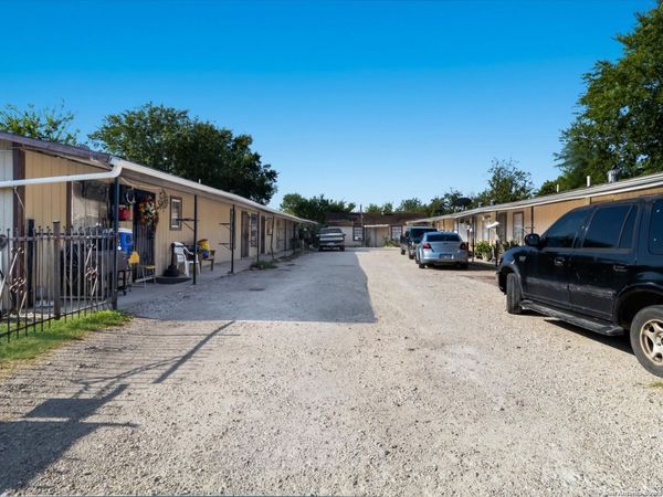 3620 Rivas St, San Antonio, TX 78228