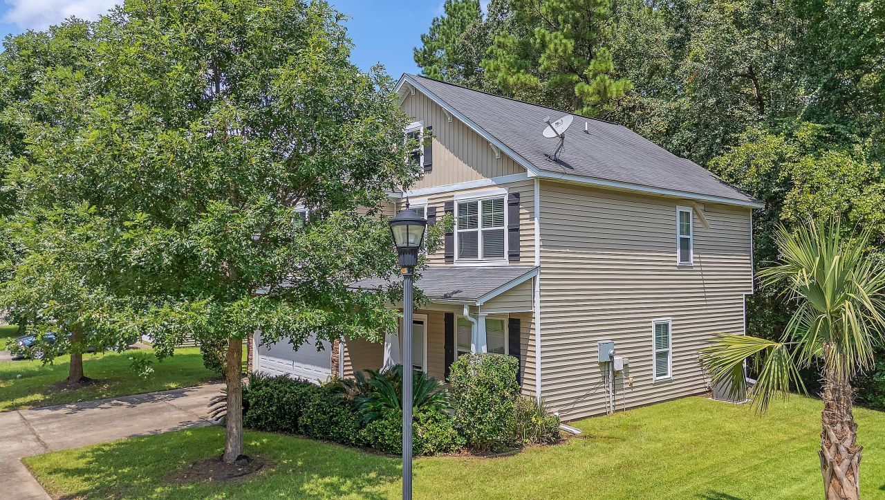 9450 Netted Charm Court Photo 5