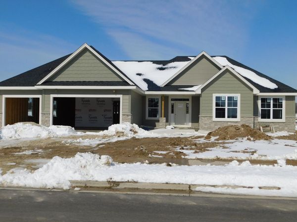 1012 Candleberry Ln, Grafton, WI 53024