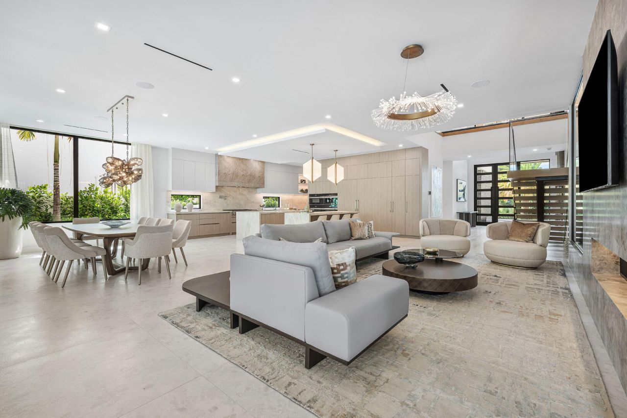 217 Thatch Palm Drive, Boca Raton, FL 33432 Photo