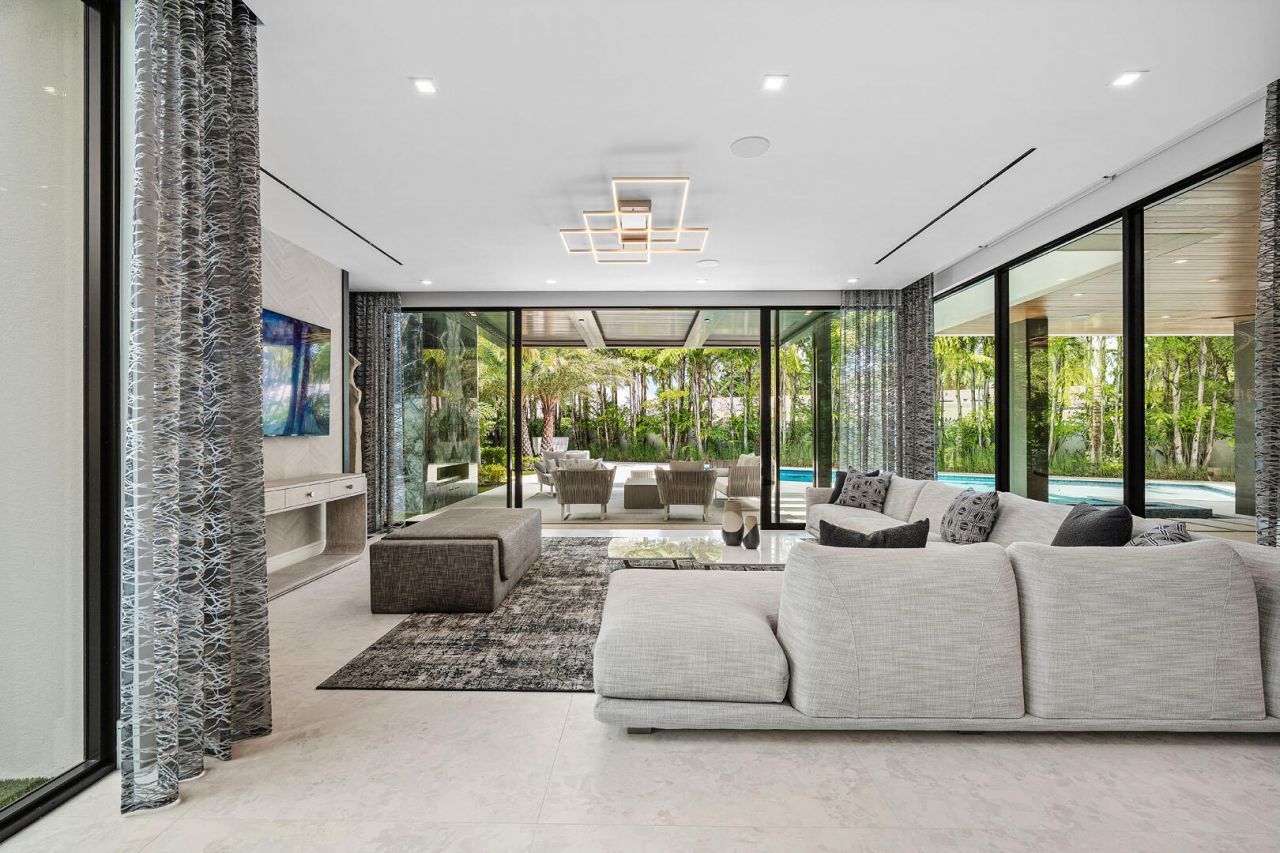 217 Thatch Palm Drive, Boca Raton, FL 33432 Photo