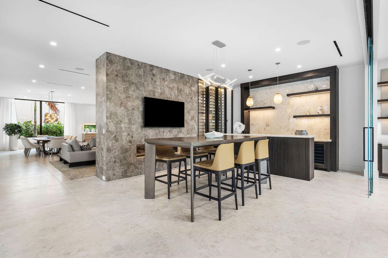 217 Thatch Palm Drive, Boca Raton, FL 33432 Photo