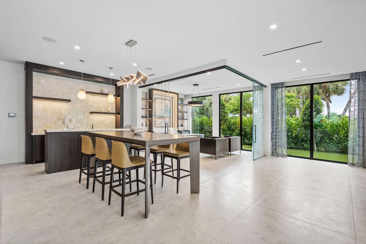 217 Thatch Palm Drive, Boca Raton, FL 33432 Photo