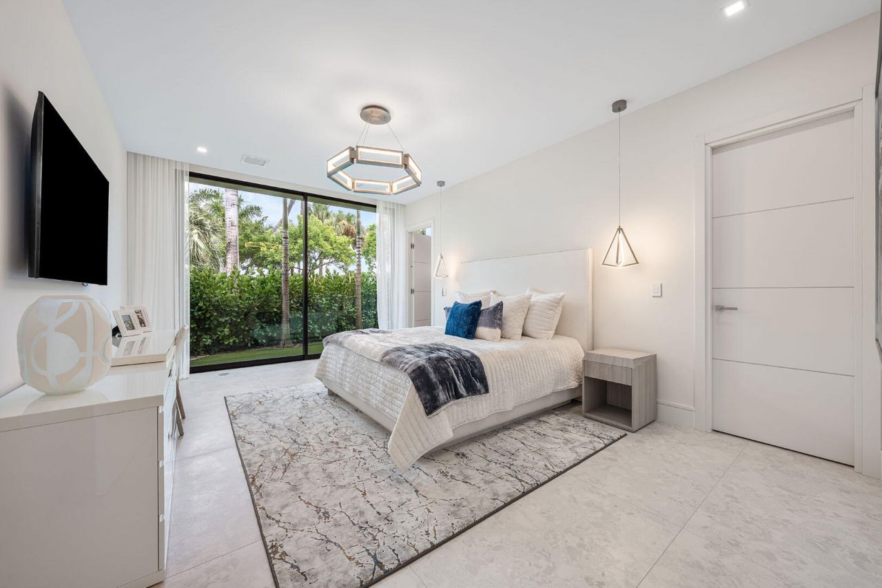 217 Thatch Palm Drive, Boca Raton, FL 33432 Photo