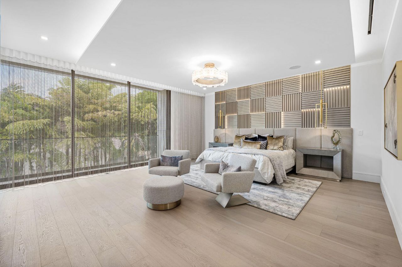 217 Thatch Palm Drive, Boca Raton, FL 33432 Photo