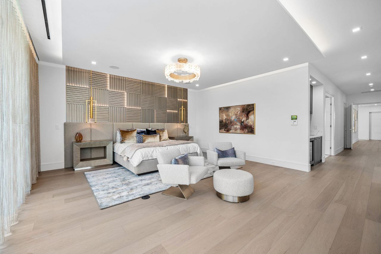 217 Thatch Palm Drive, Boca Raton, FL 33432 Photo