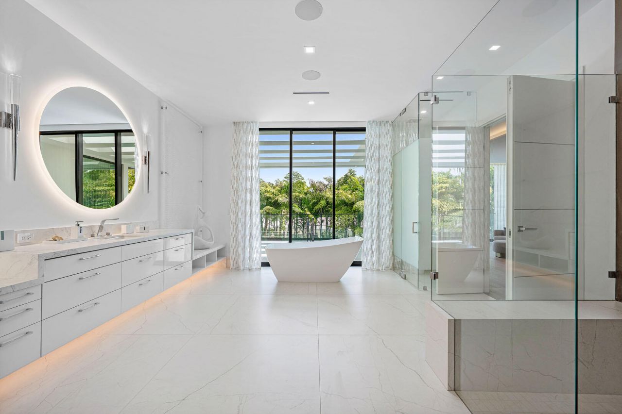 217 Thatch Palm Drive, Boca Raton, FL 33432 Photo