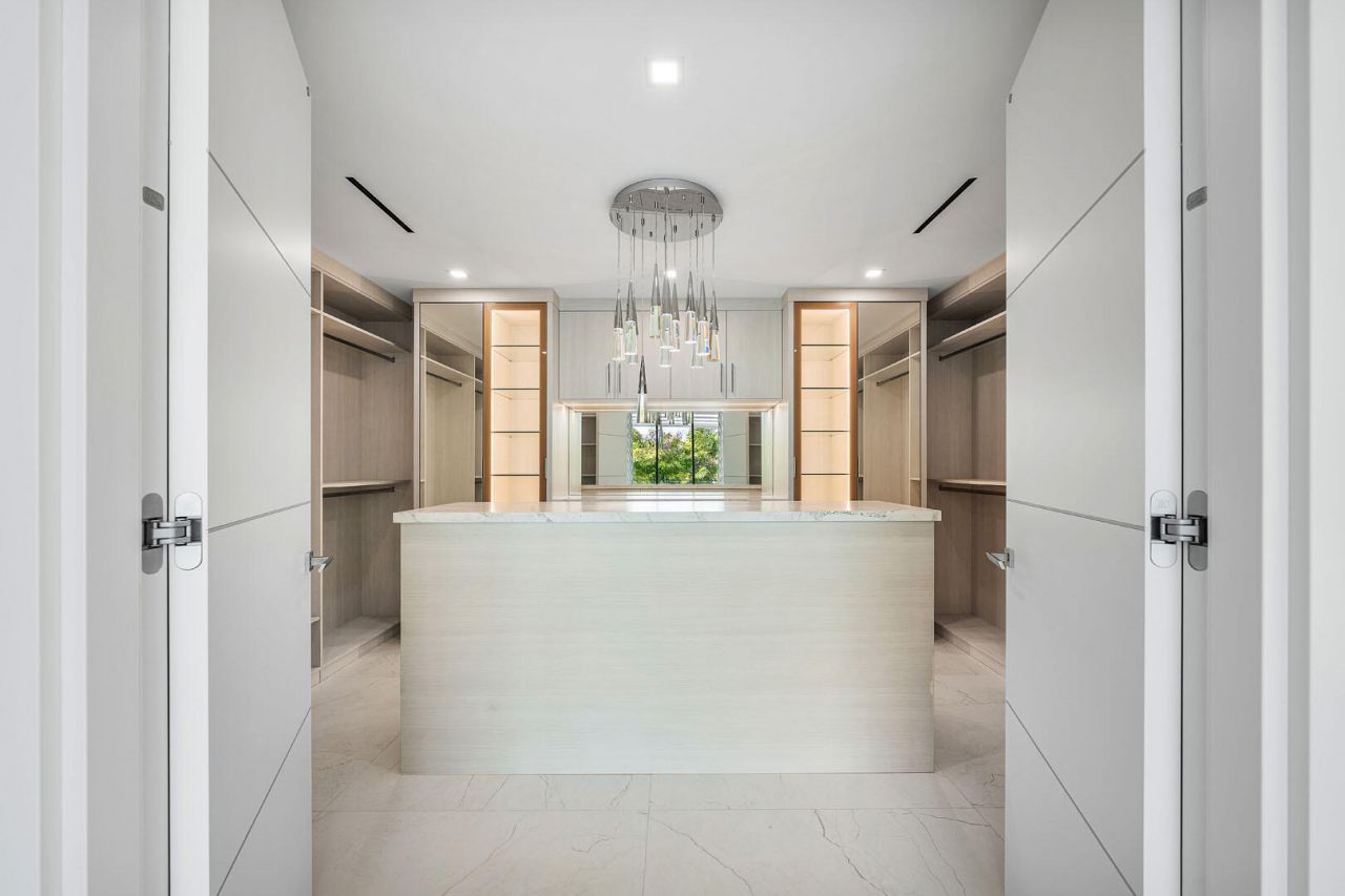 217 Thatch Palm Drive, Boca Raton, FL 33432 Photo