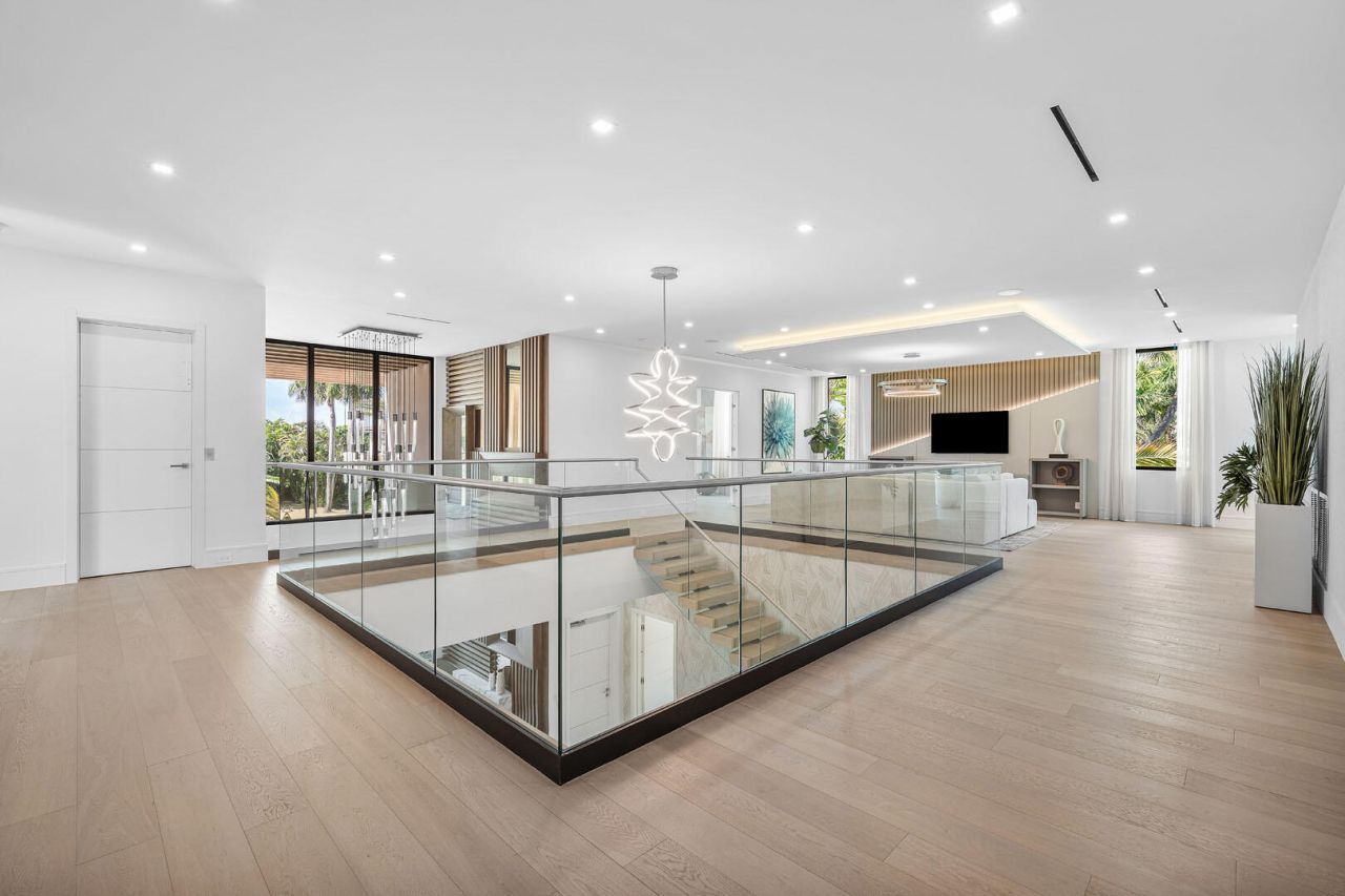 217 Thatch Palm Drive, Boca Raton, FL 33432 Photo