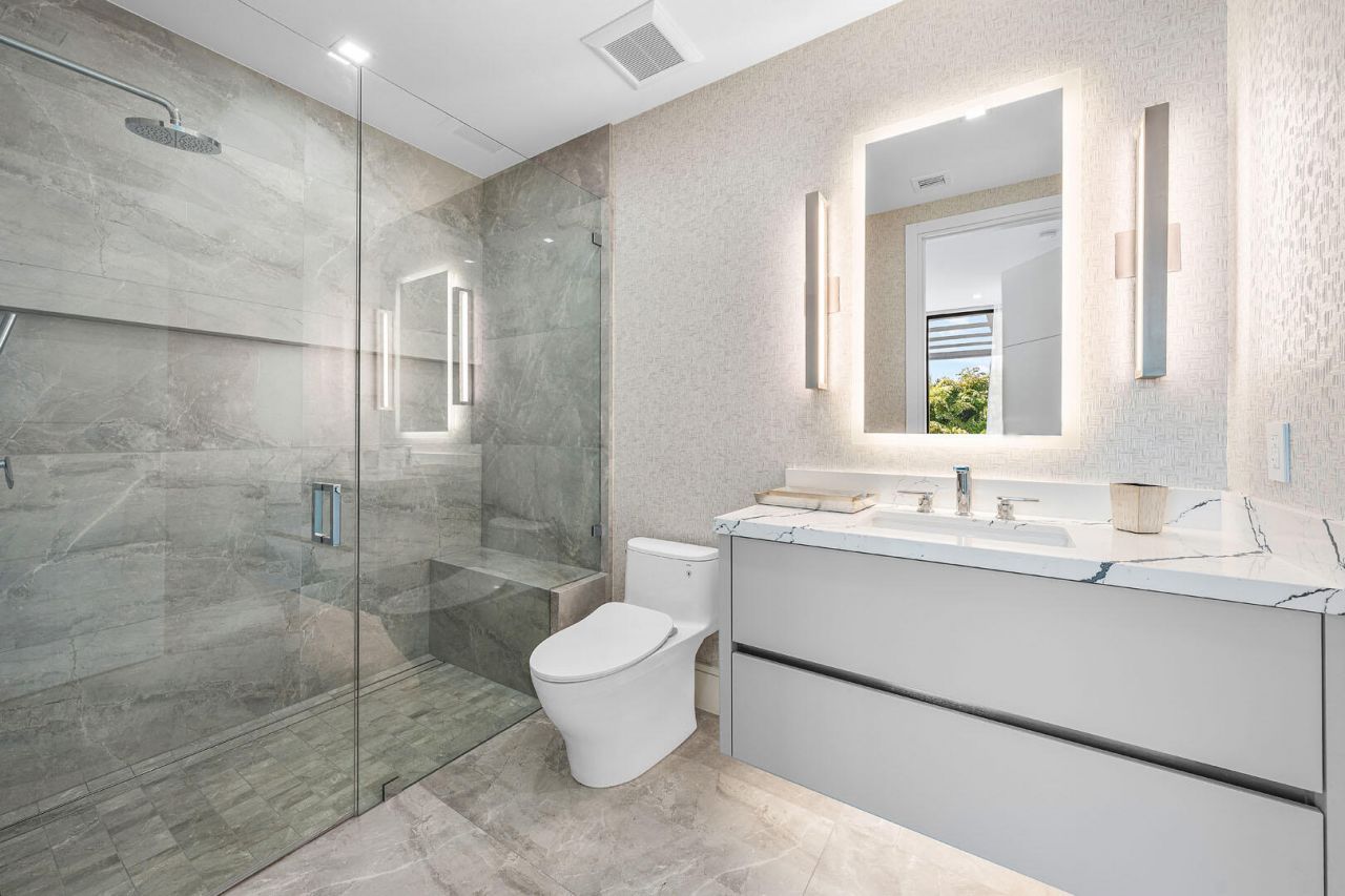 217 Thatch Palm Drive, Boca Raton, FL 33432 Photo