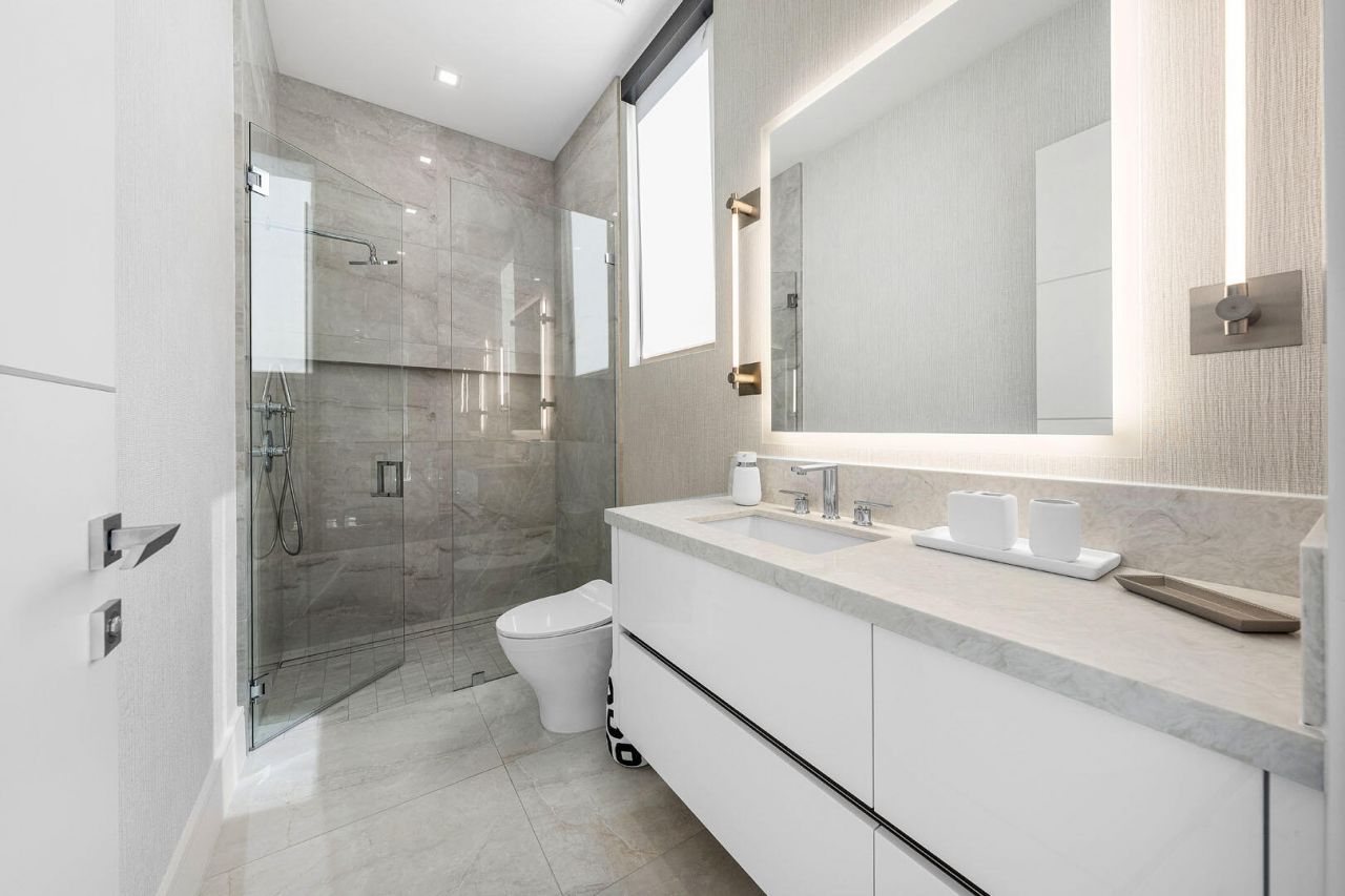 217 Thatch Palm Drive, Boca Raton, FL 33432 Photo