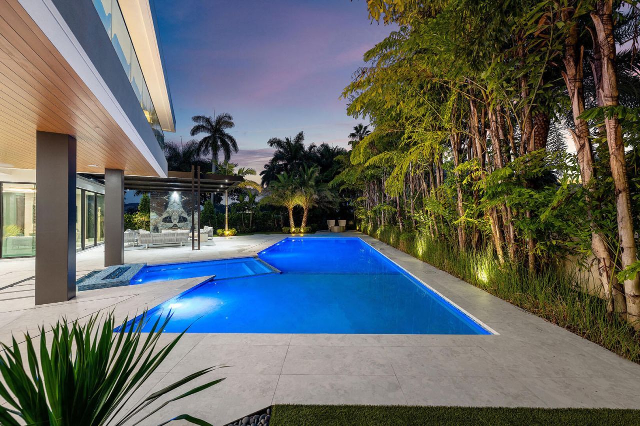 217 Thatch Palm Drive, Boca Raton, FL 33432 Photo