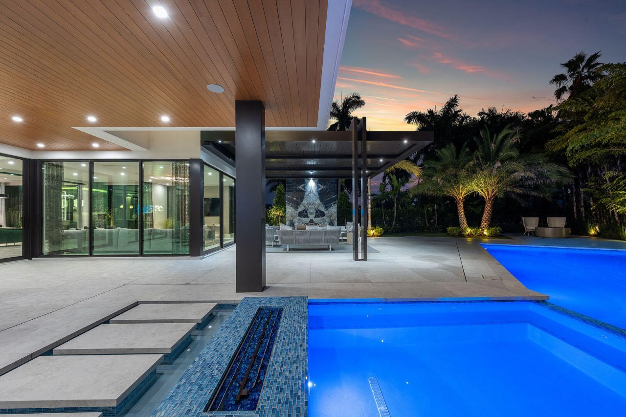 217 Thatch Palm Drive, Boca Raton, FL 33432 Photo