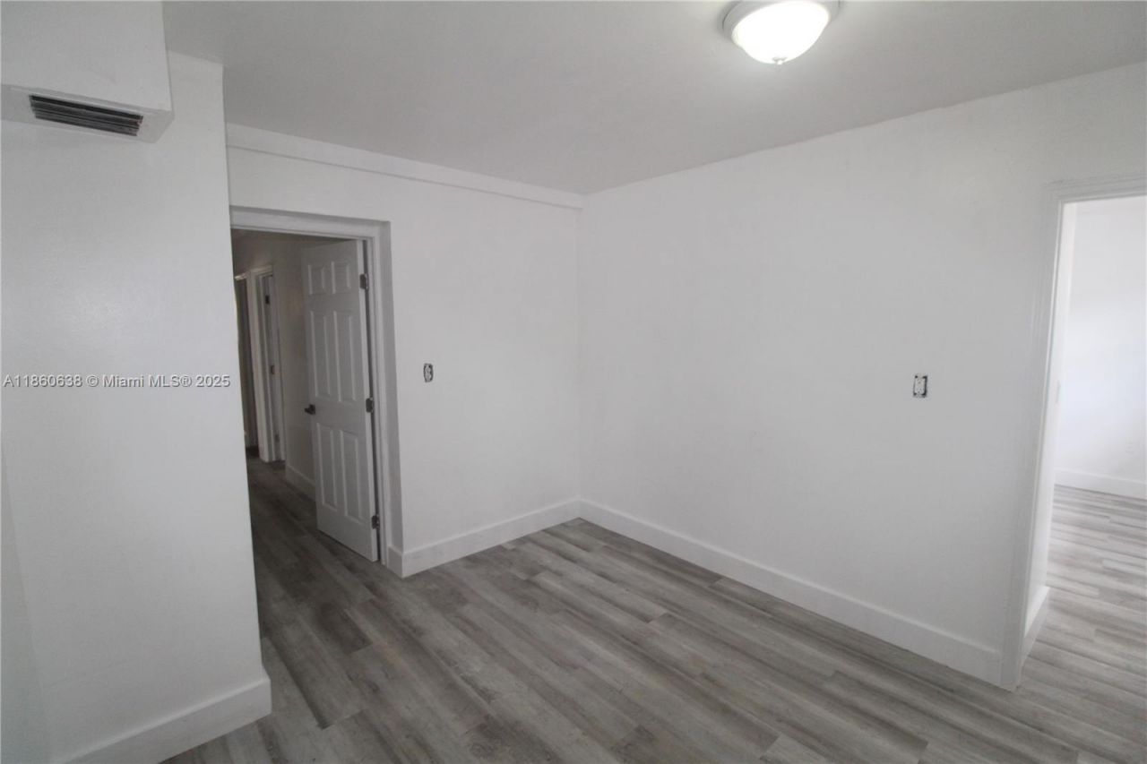 965 W 23rd St, Hialeah, FL 33010 Photo