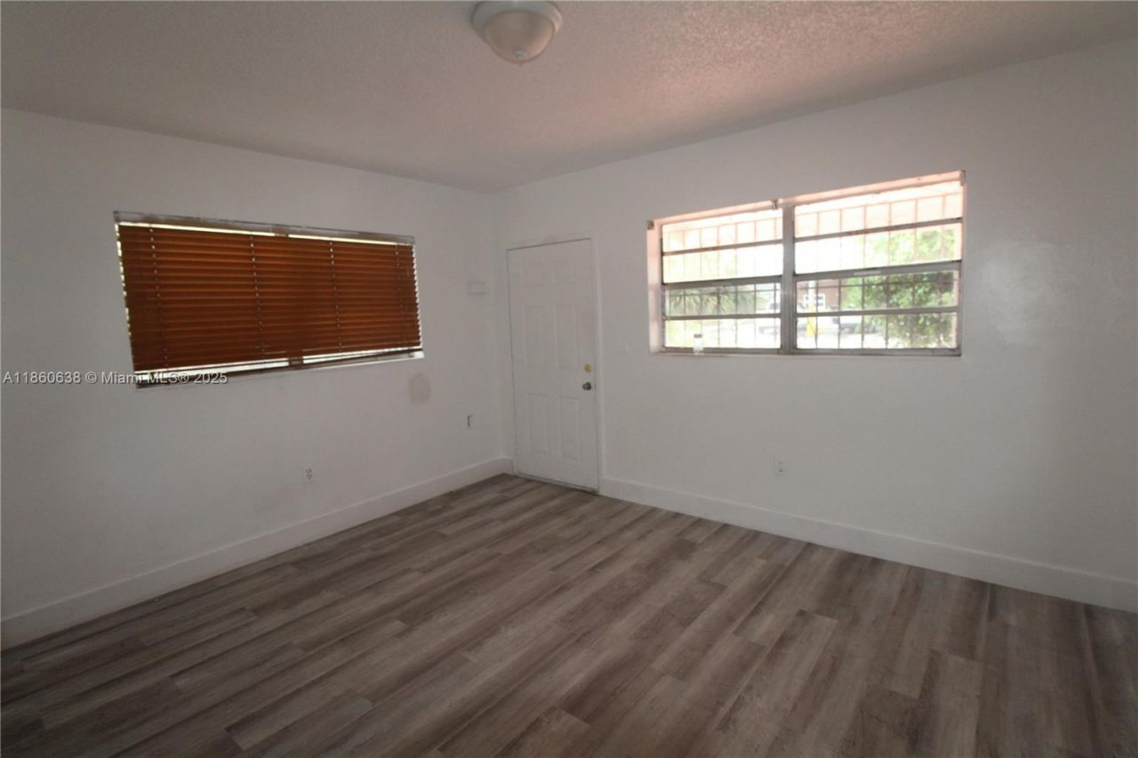 965 W 23rd St, Hialeah, FL 33010 Photo