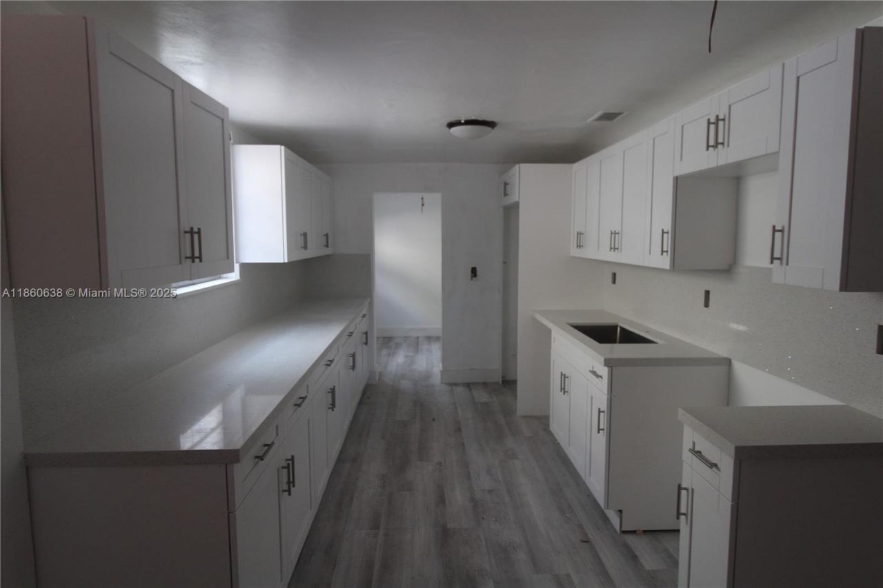 965 W 23rd St, Hialeah, FL 33010 Photo