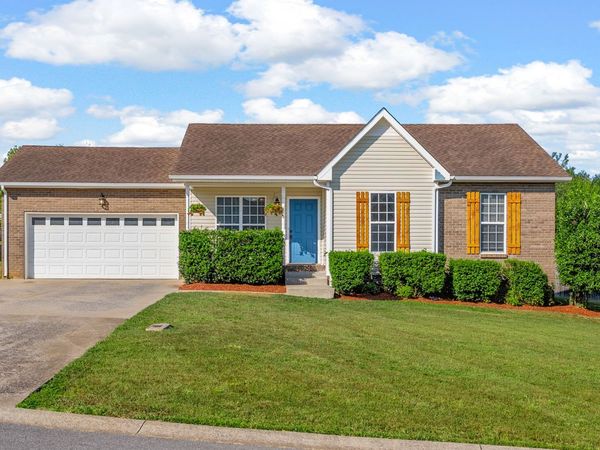 1232 Channelview Dr, Clarksville, TN 37040