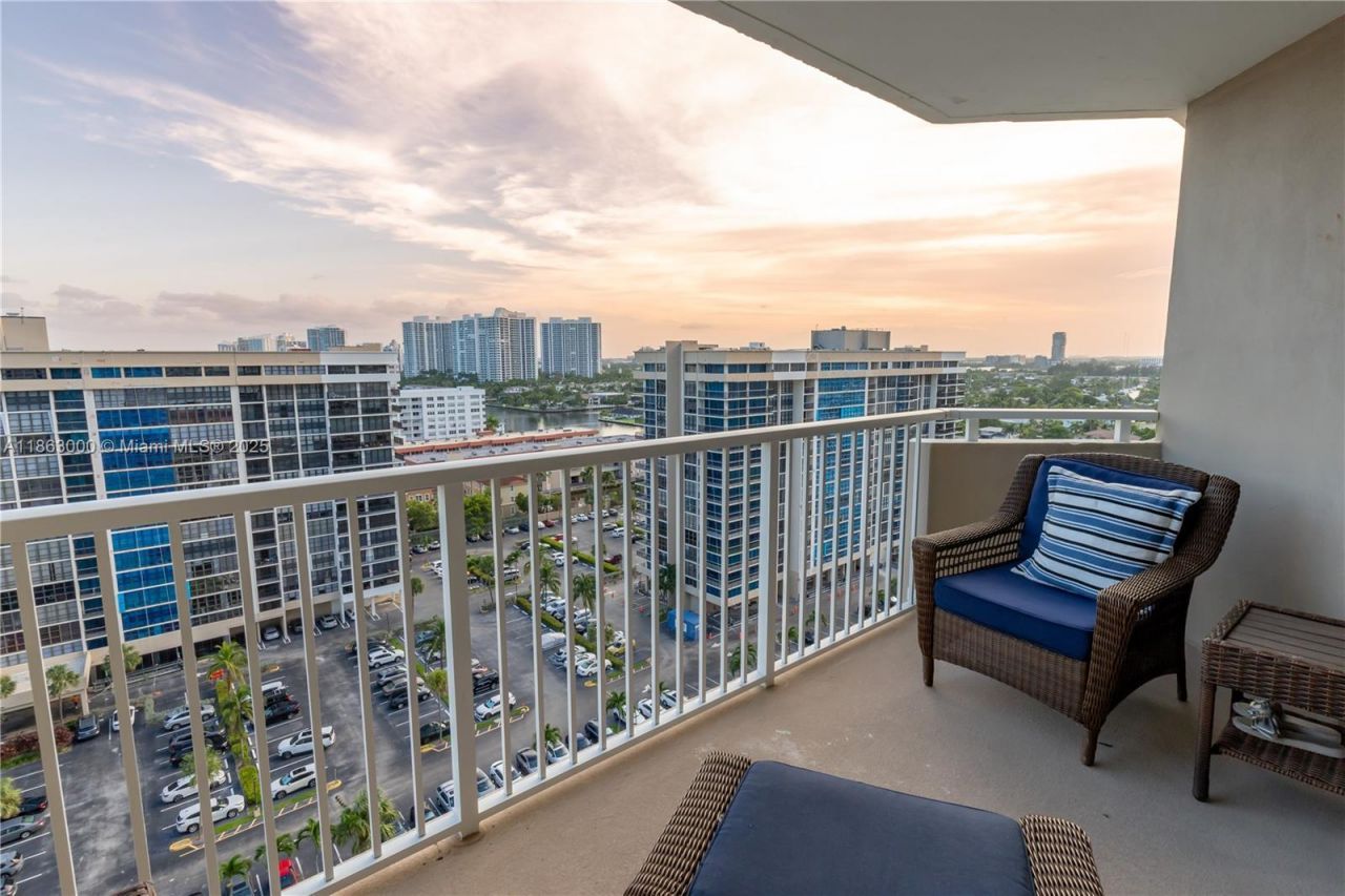 1985 S Ocean Dr, Unit 15G, Hallandale Beach, FL 33009 Photo