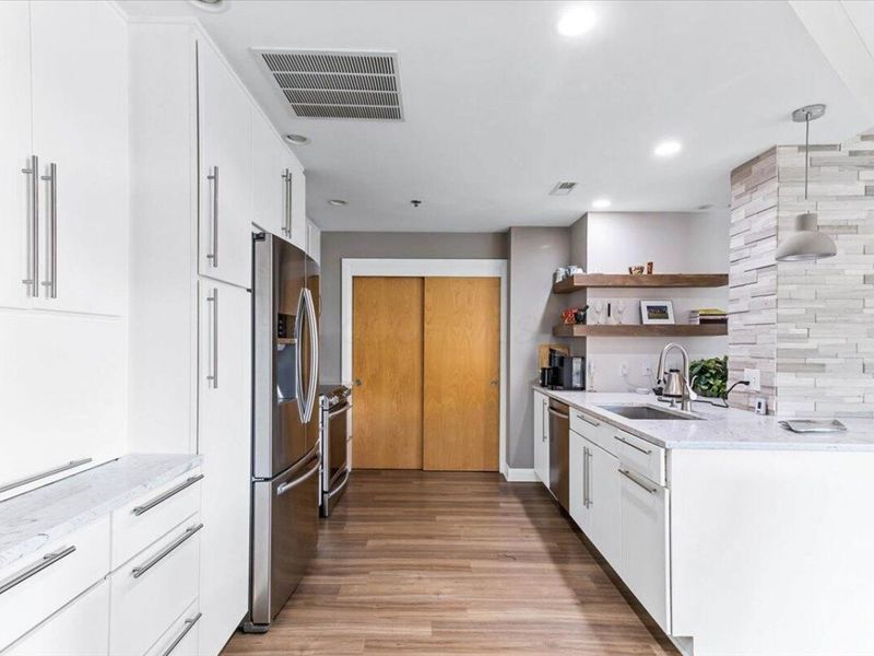 196 S Grant Avenue, Unit 307, Columbus, OH 43215 Photo 2