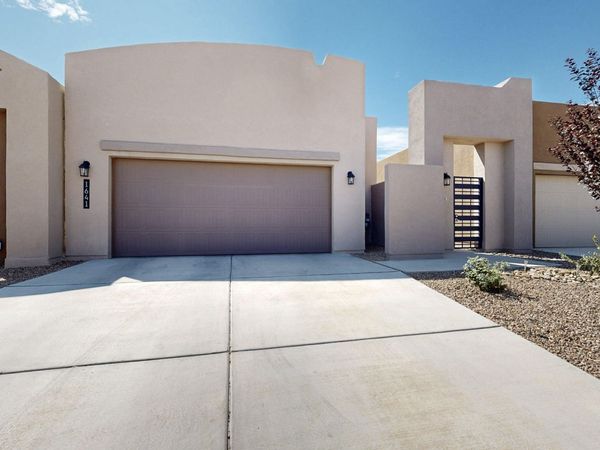 1641 Tierra Verde Loop NW, Los Lunas, NM 87031