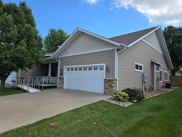 1580 SE Holiday Crest Circle, Waukee, IA 50263