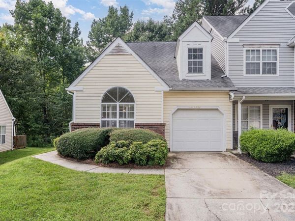 5884 Prescott Court, Charlotte, NC 28269