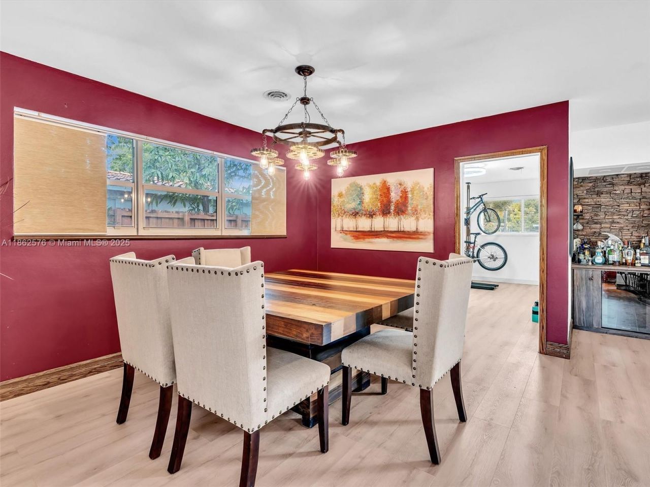 20350 Highland Lakes Blvd, Miami, FL 33179 Photo