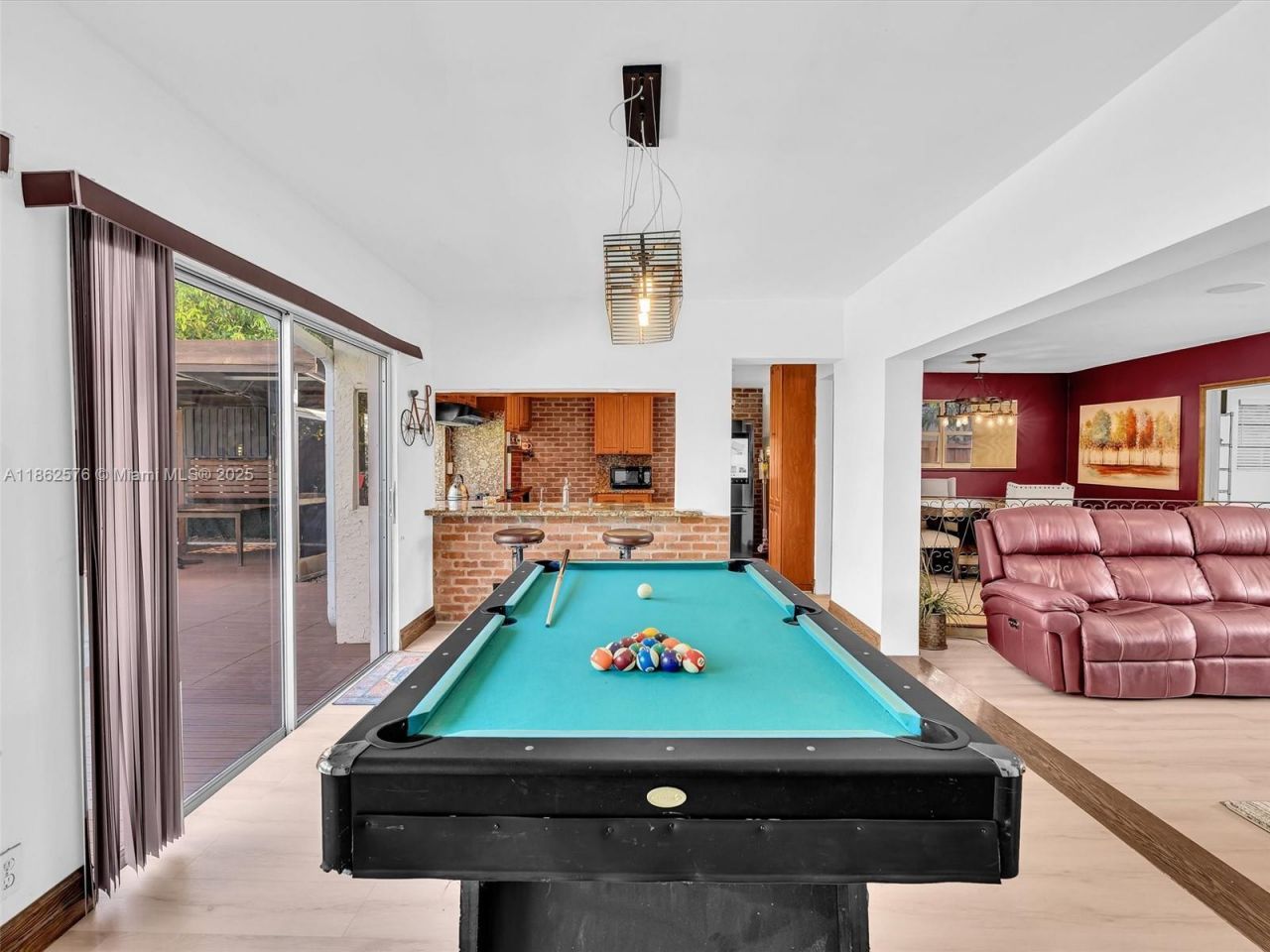 20350 Highland Lakes Blvd, Miami, FL 33179 Photo