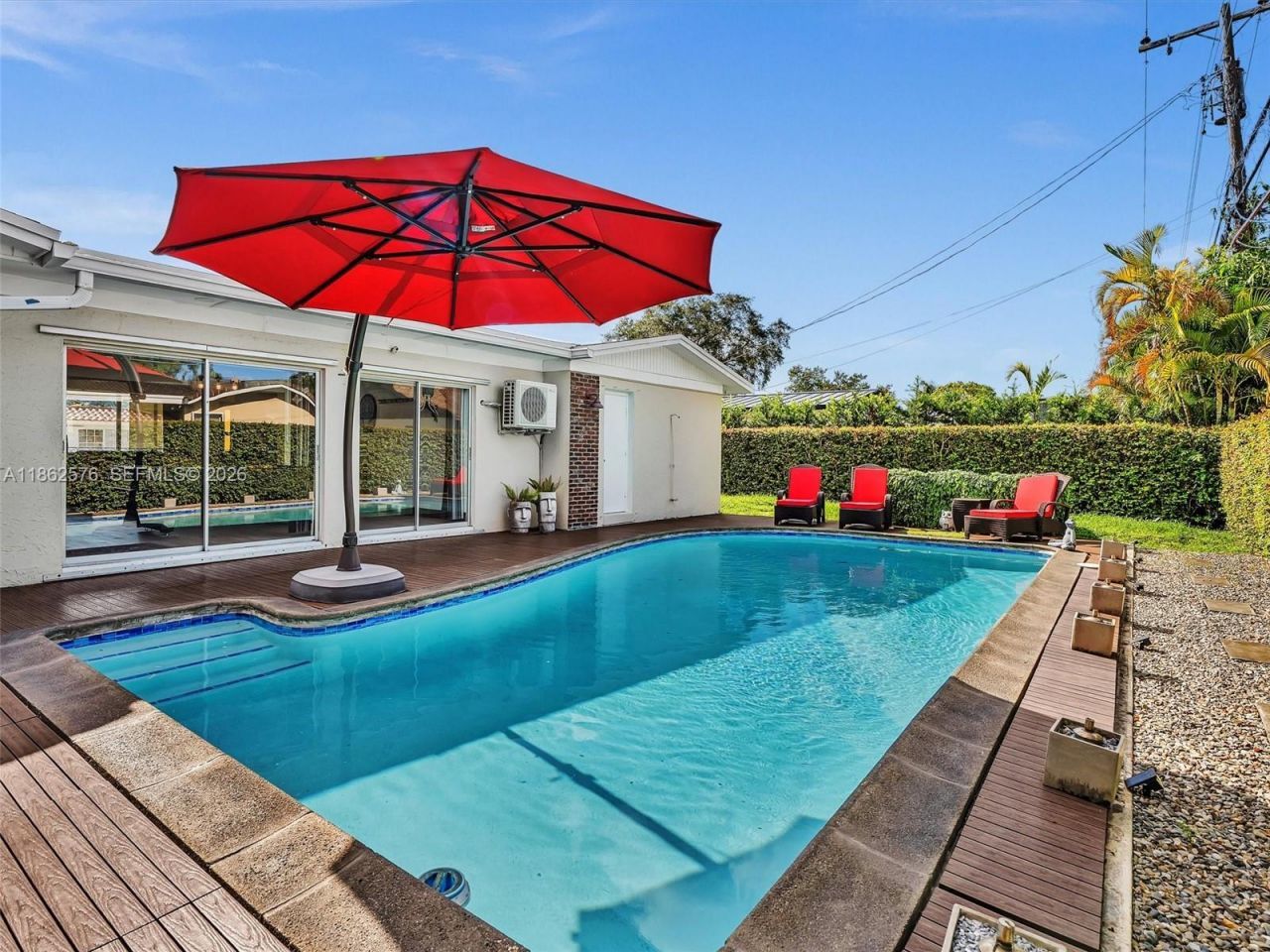 20350 Highland Lakes Blvd, Miami, FL 33179 Photo