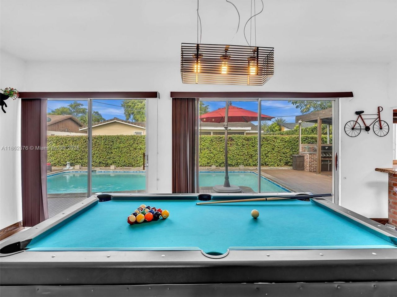 20350 Highland Lakes Blvd, Miami, FL 33179 Photo