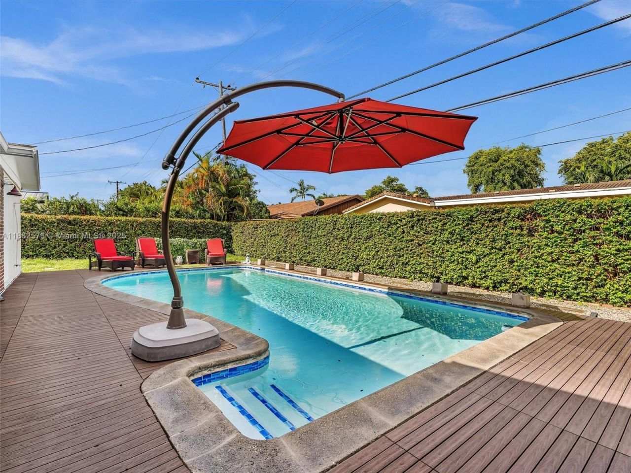 20350 Highland Lakes Blvd, Miami, FL 33179 Photo