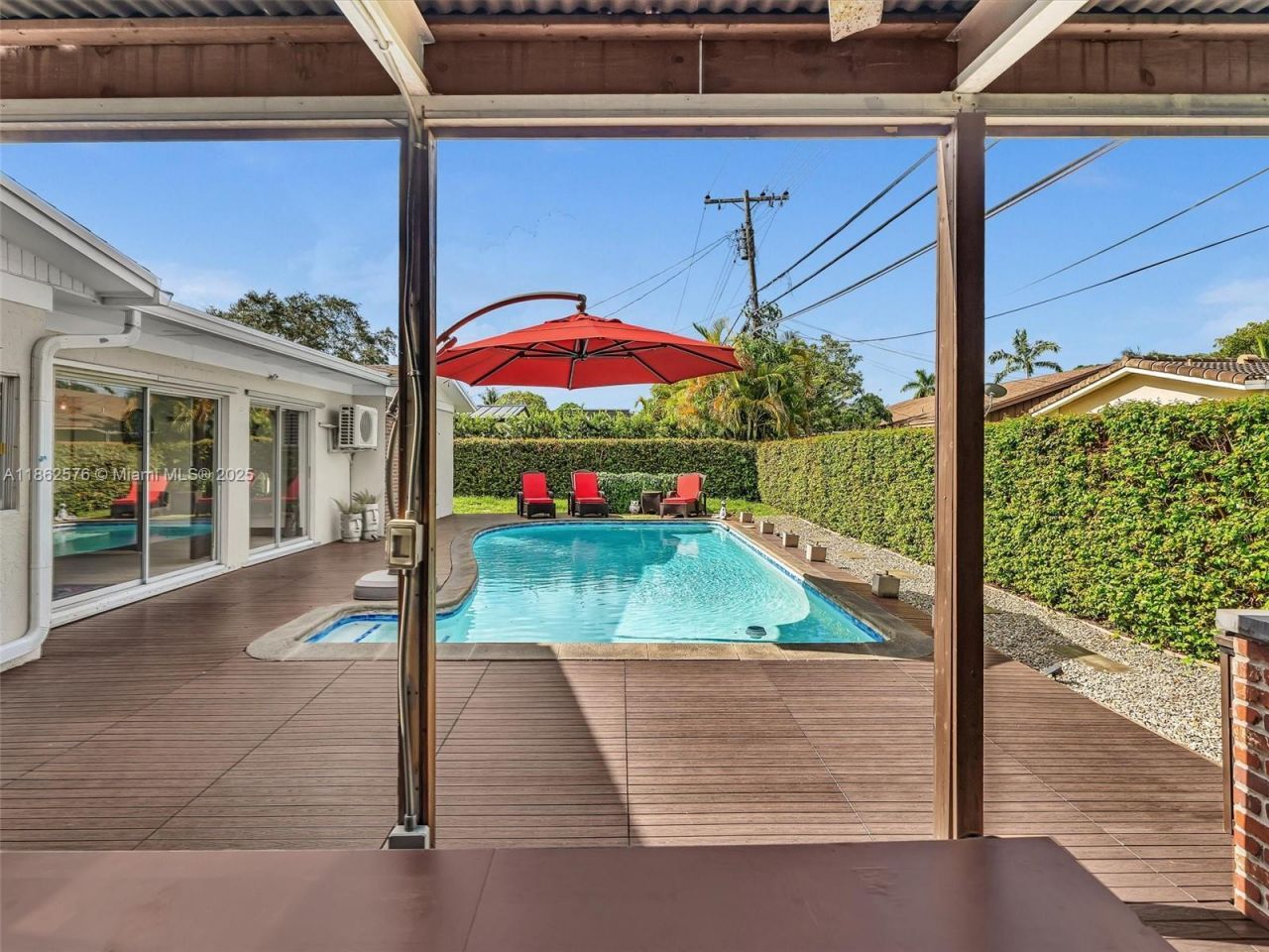 20350 Highland Lakes Blvd, Miami, FL 33179 Photo