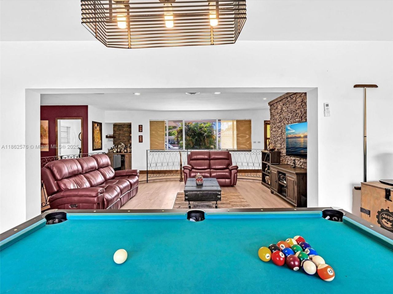 20350 Highland Lakes Blvd, Miami, FL 33179 Photo