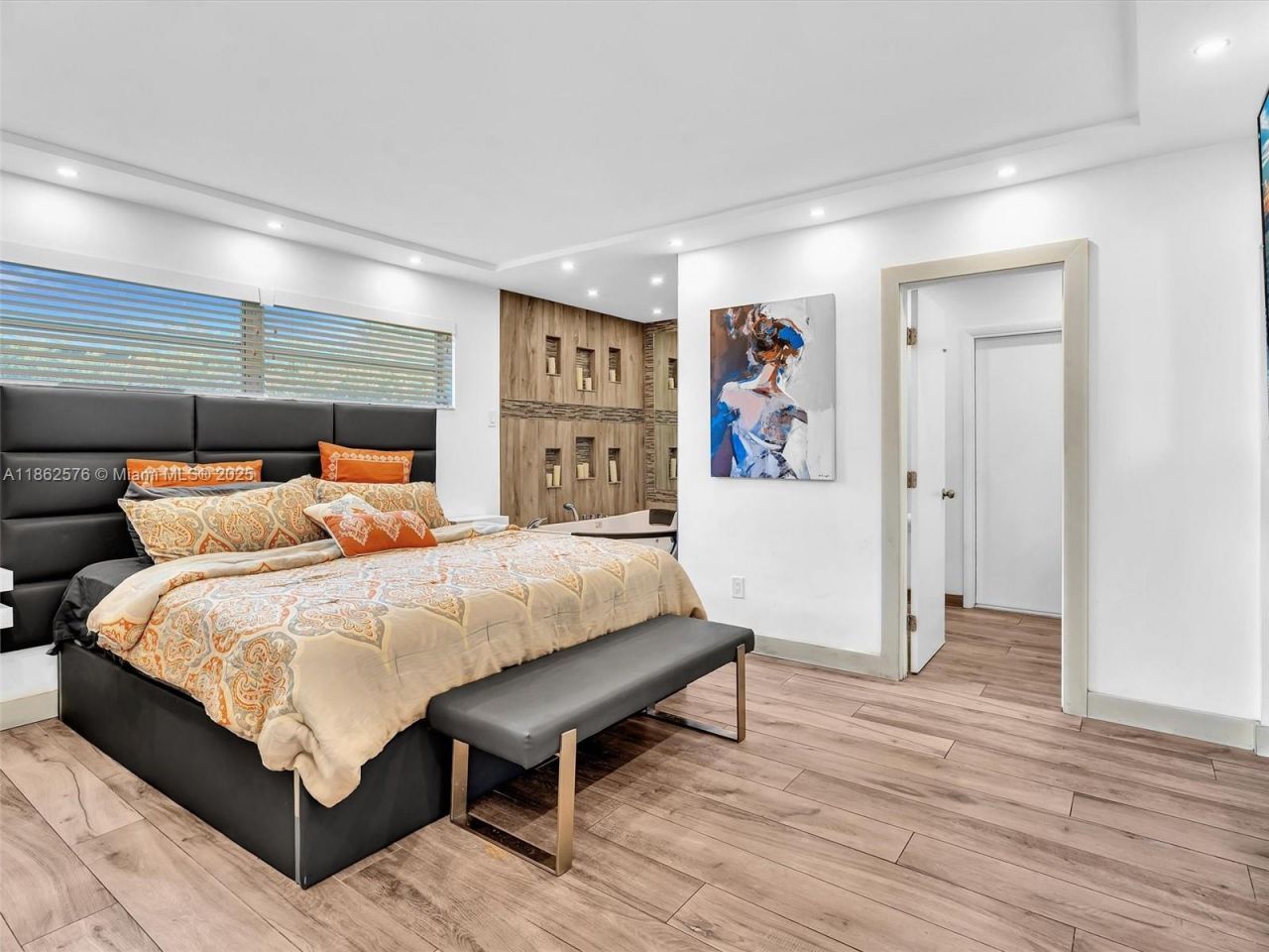 20350 Highland Lakes Blvd, Miami, FL 33179 Photo