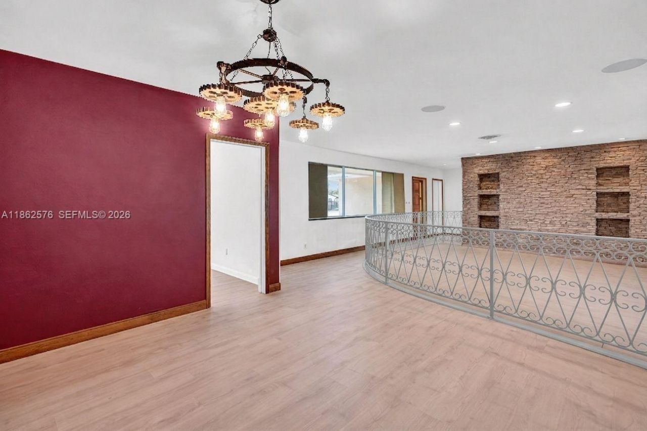 20350 Highland Lakes Blvd, Miami, FL 33179 Photo