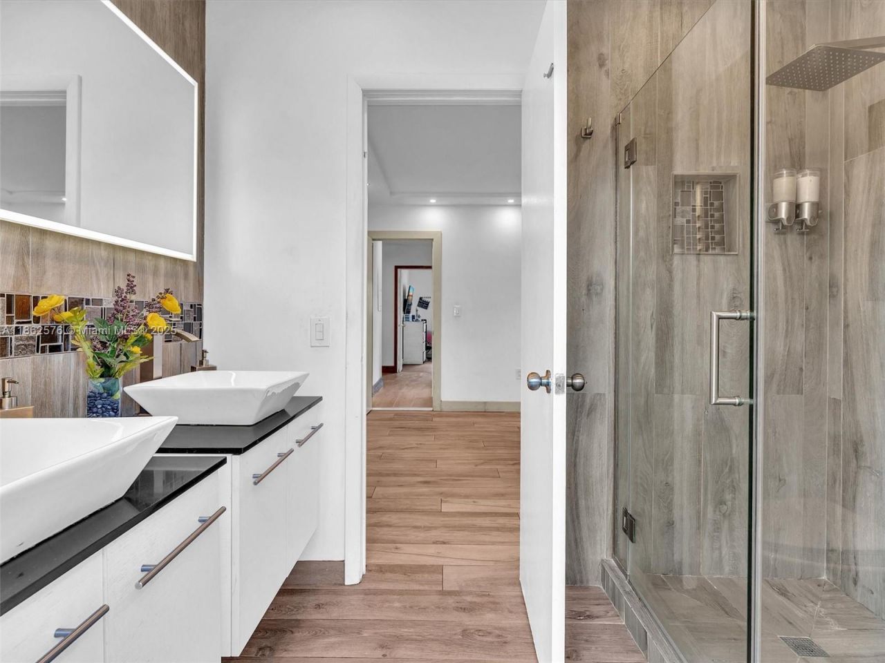 20350 Highland Lakes Blvd, Miami, FL 33179 Photo