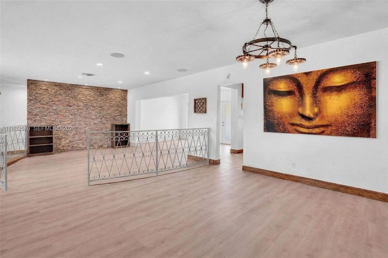 20350 Highland Lakes Blvd, Miami, FL 33179 Photo