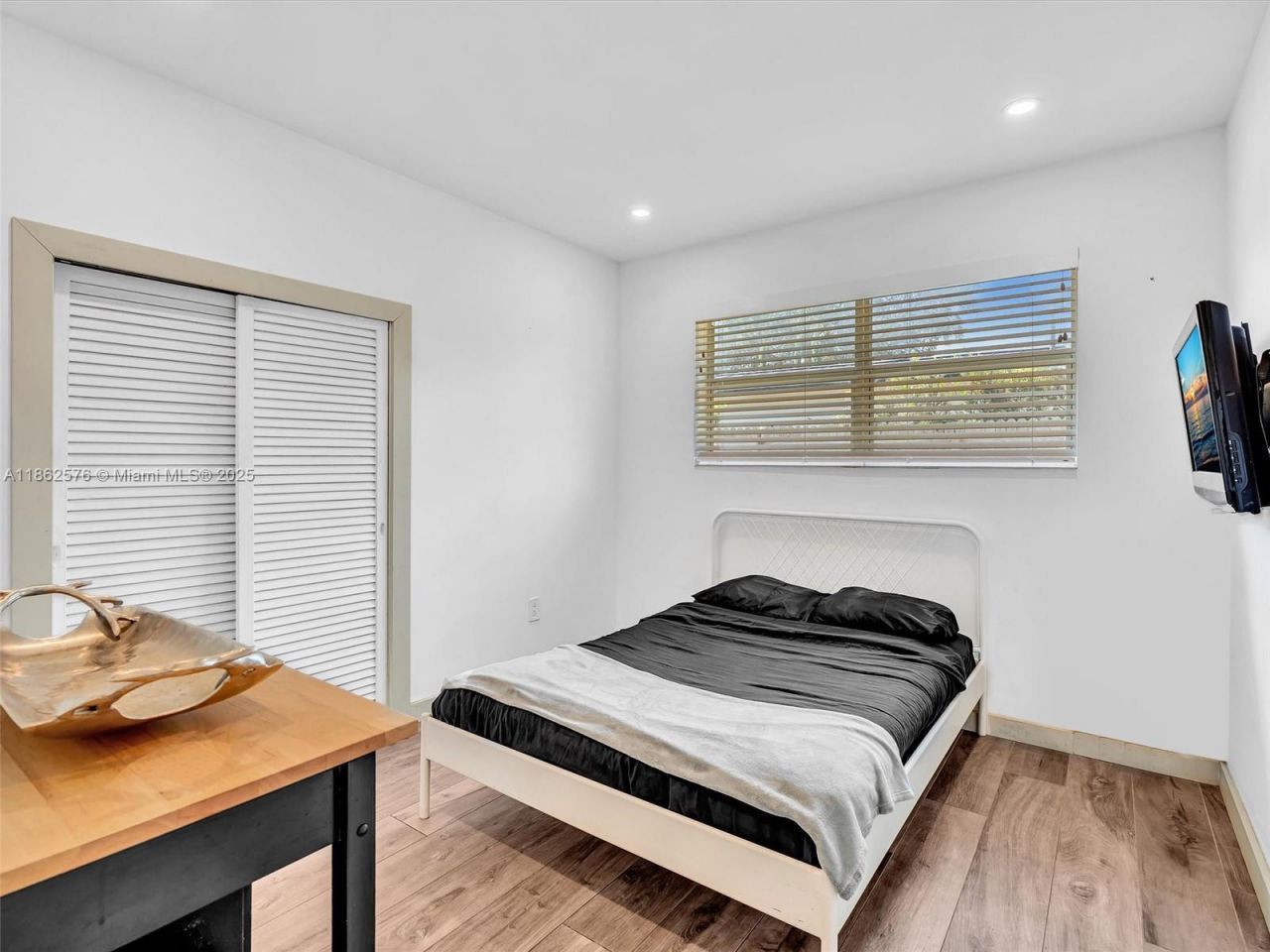 20350 Highland Lakes Blvd, Miami, FL 33179 Photo