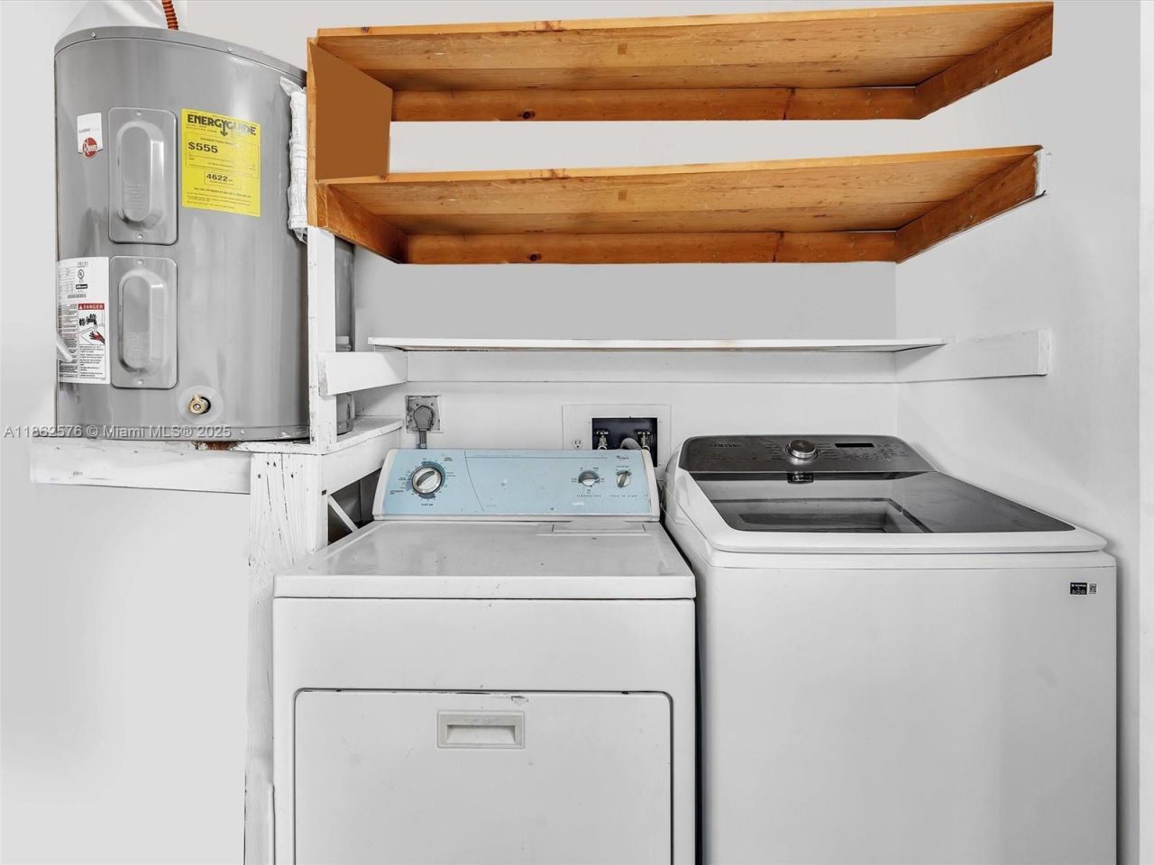 20350 Highland Lakes Blvd, Miami, FL 33179 Photo