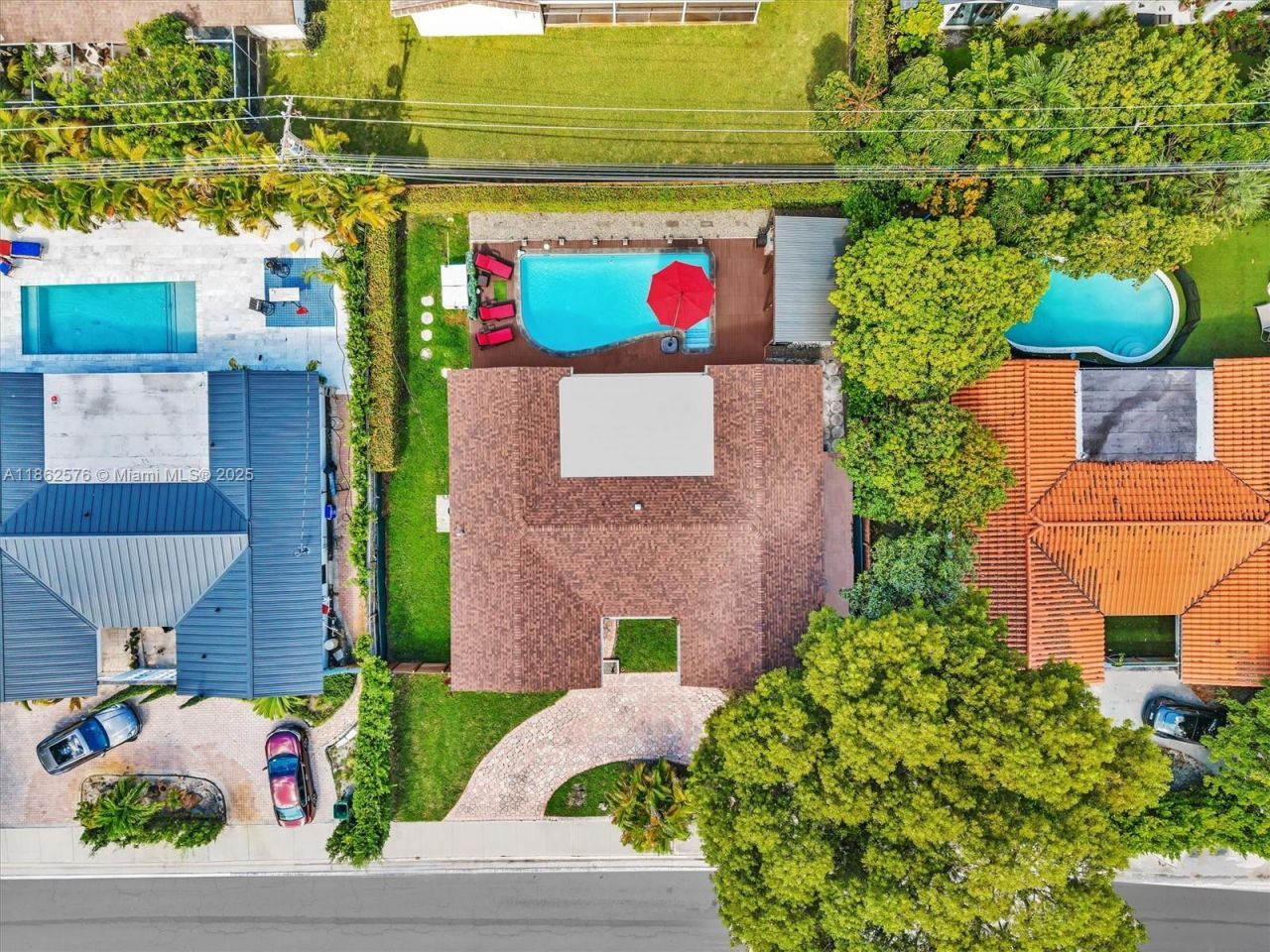 20350 Highland Lakes Blvd, Miami, FL 33179 Photo