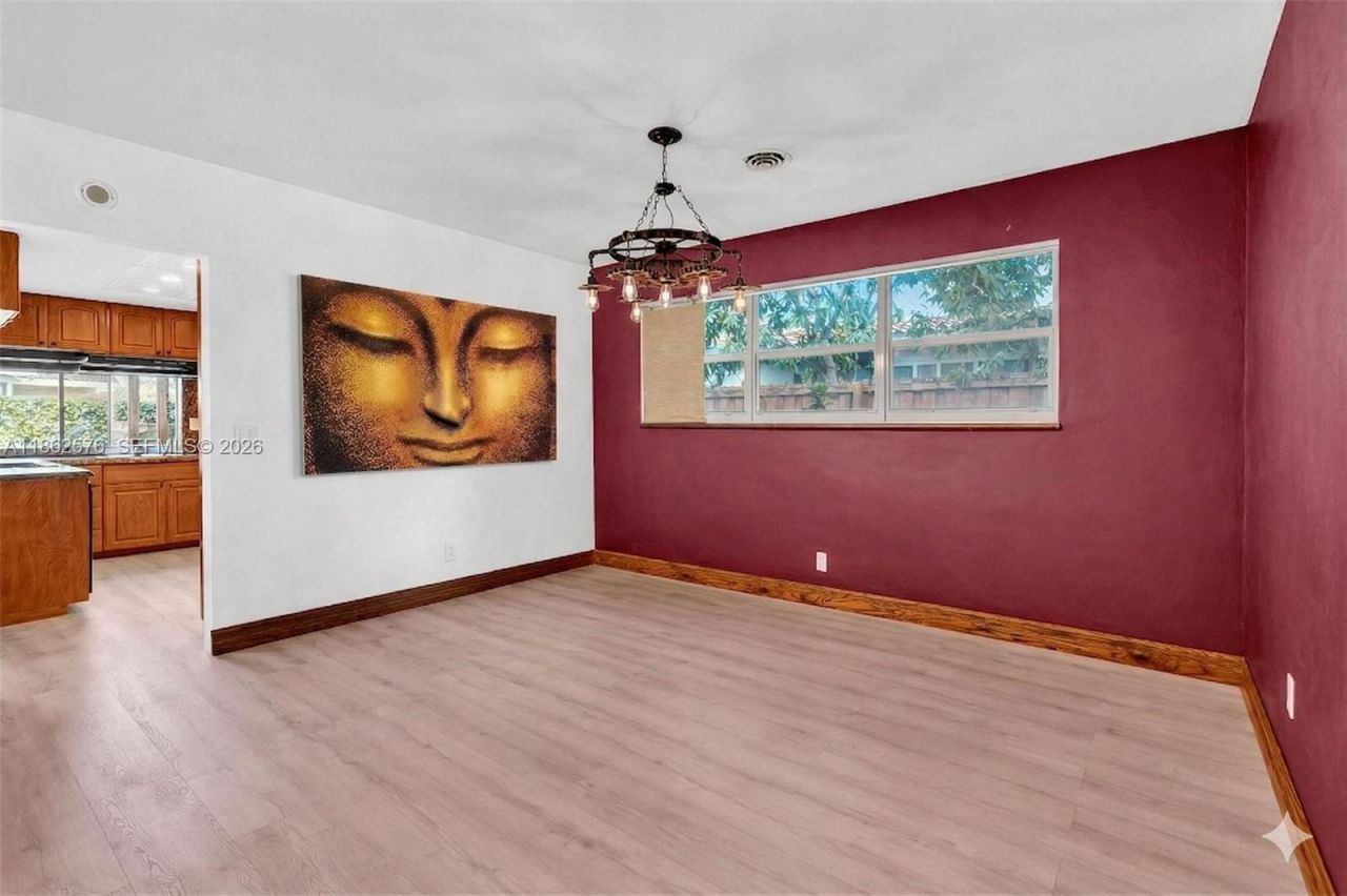 20350 Highland Lakes Blvd, Miami, FL 33179 Photo