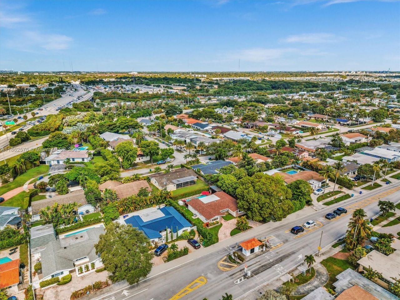 20350 Highland Lakes Blvd, Miami, FL 33179 Photo