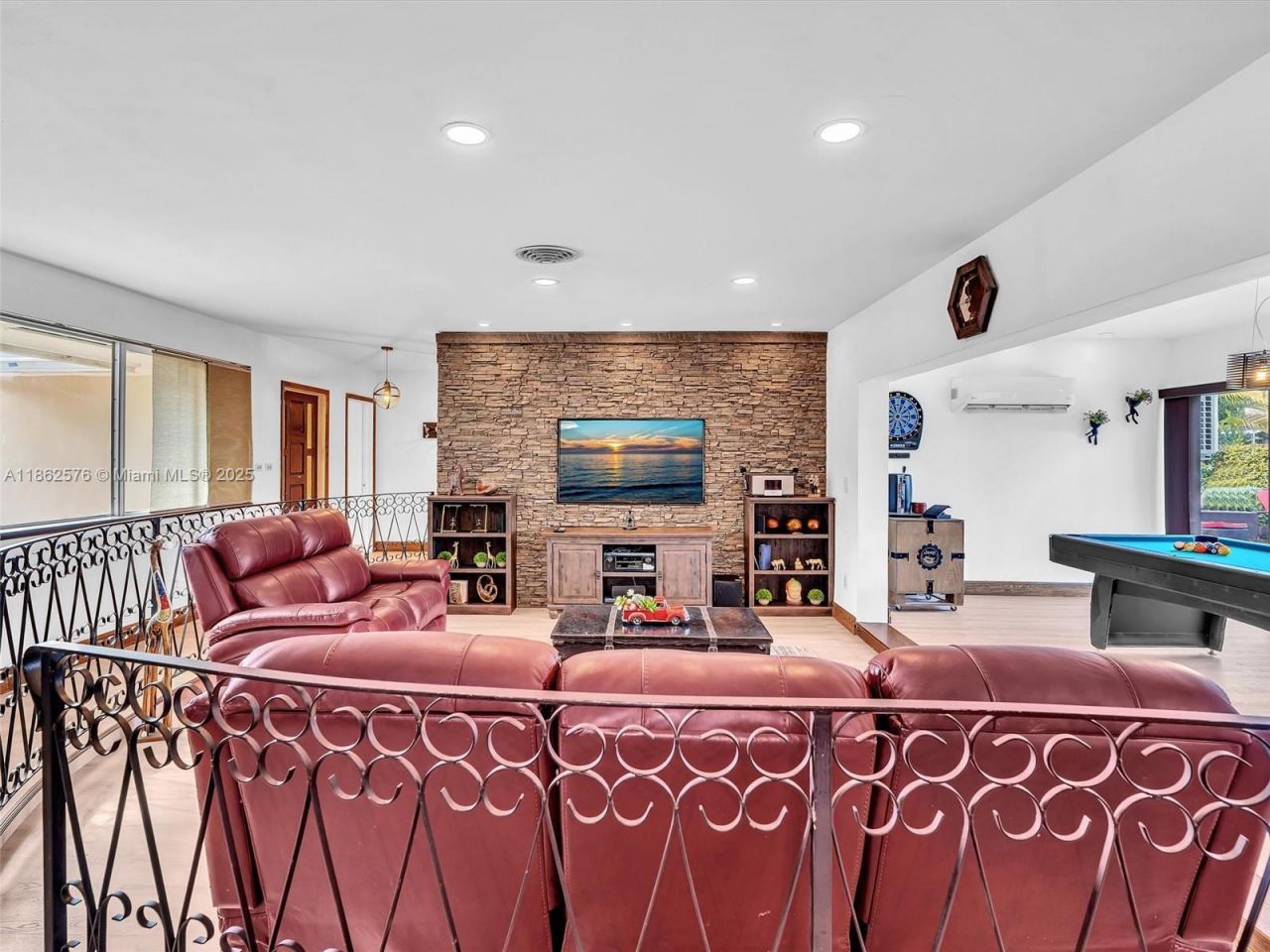 20350 Highland Lakes Blvd, Miami, FL 33179 Photo